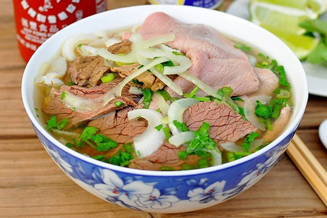 Rare steak and tripe pho